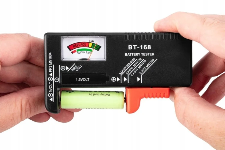 TESTER MIERNIK DO BATERII AKUMULATORÓW ANALOGOWY BATERIA AA AAA R14 R20 NEO