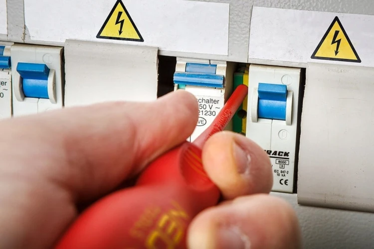 WKRĘTAKI IZOLOWANE ŚRUBOKRĘTY DLA ELEKTTRYKA WKRĘTAK 1000V ZESTAW 4szt NEO