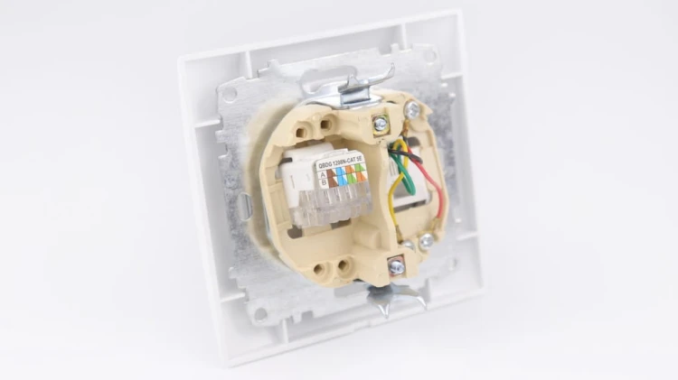 WESA LC-42 GNIAZDO TELEFONICZNO-KOMPUTEROWE